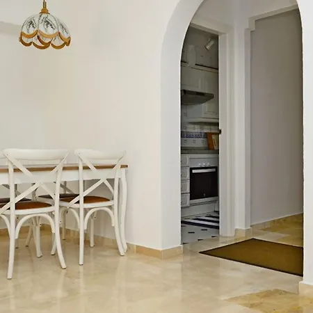 Nice In Fuentes De Apartment Nerja
